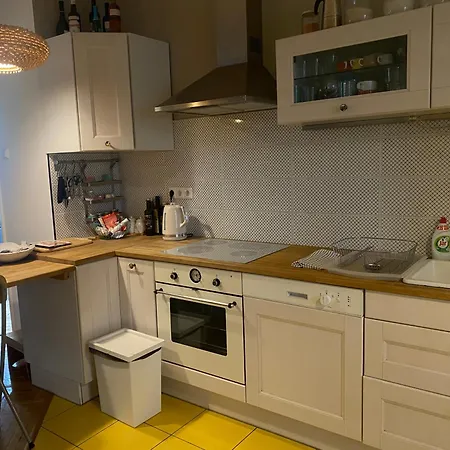 Radnoti Art Studio Apartment